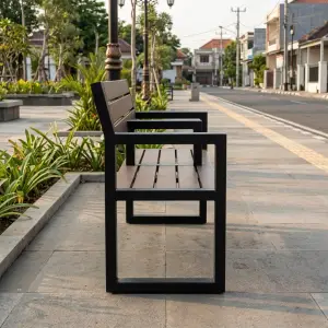 Bangku Taman Besi Kayu Minimalis dengan Armrest [3]