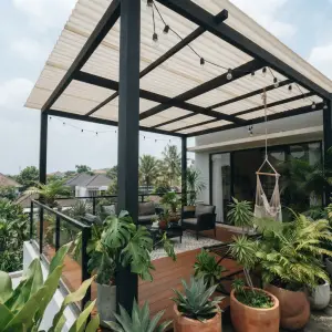 Kanopi Balkon Rangka Besi Atap Kain Pleats Modern [4]