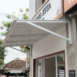 Kanopi Jendela Baja Ringan Atap Polycarbonate [3]