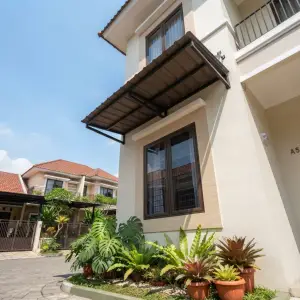 Kanopi Jendela Rangka Besi Finishing Powder Coat Atap Polycarbonate Gelombang [4]