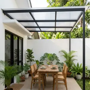 Kanopi Teras Rangka Besi Atap Polycarbonate