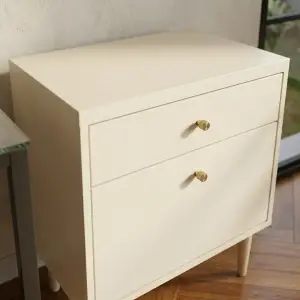 Lemari Laci Kayu Scandinavian dengan Kaki Lancip [4]