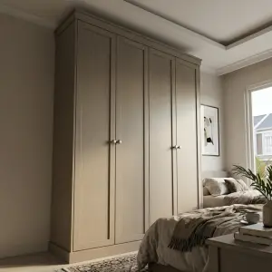 Lemari Pakaian 4 Pintu Gaya Klasik Modern [2]