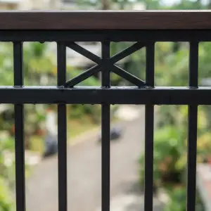 Railing Balkon Besi Motif X dengan Handrail Kayu [3]