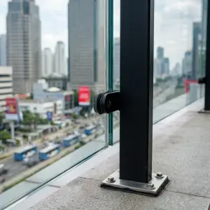 Railing Balkon Kaca Tempered Rangka Besi Hollow [4]