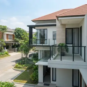 Railing Balkon Kaca Tempered Rangka Besi Hollow Finishing Powder Coat [4]
