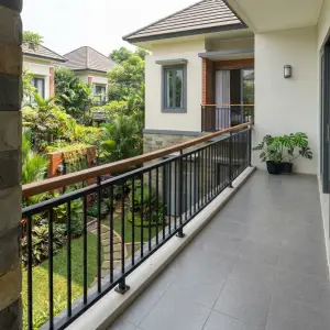 Railing Balkon Kaca Tempered Rangka Besi Hollow Finishing Powder Coat [2]
