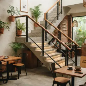 Railing Tangga Besi Hollow Handrail Kayu