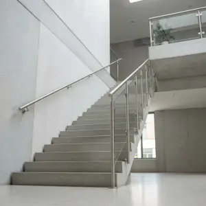Railing Tangga Stainless dengan Panel Kaca [4]